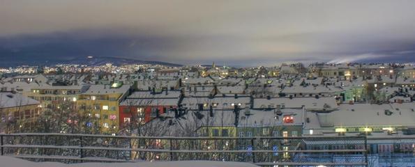 Utsikt over et vinterkledd Oslo